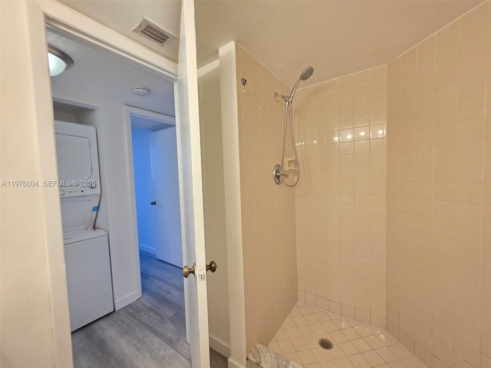 210 Lake Pointe Dr 304