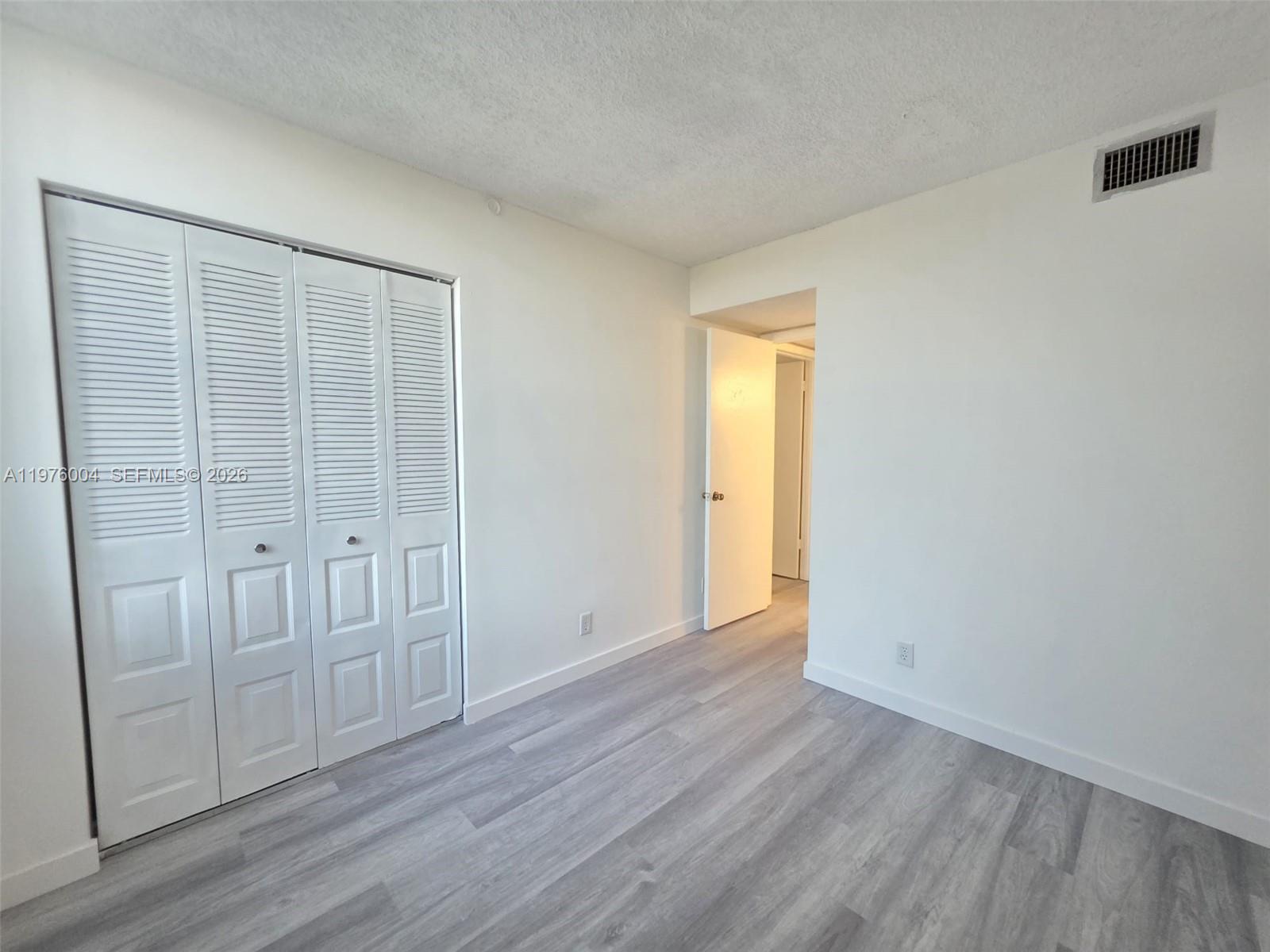 LAKE POINTE CONDOMINIUM N - Residential