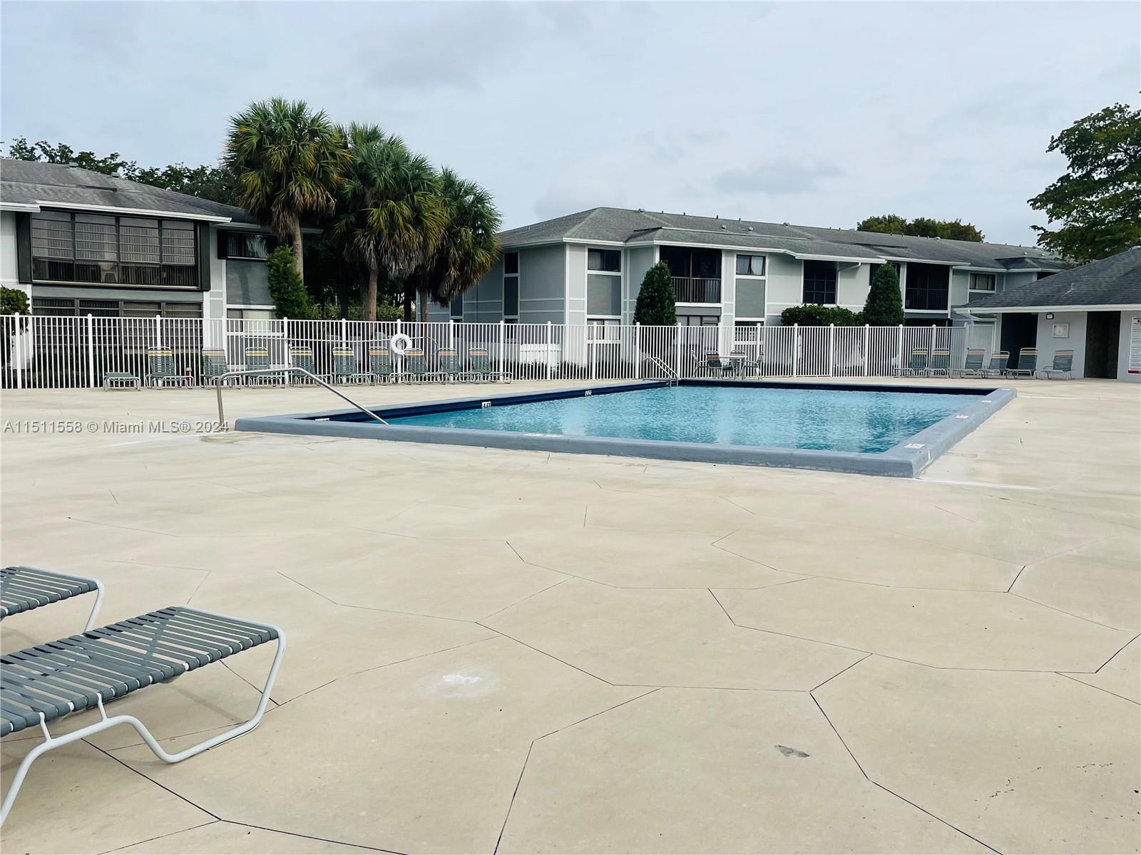 LAKEVIEW AT THE HAMMOCKS - Residential