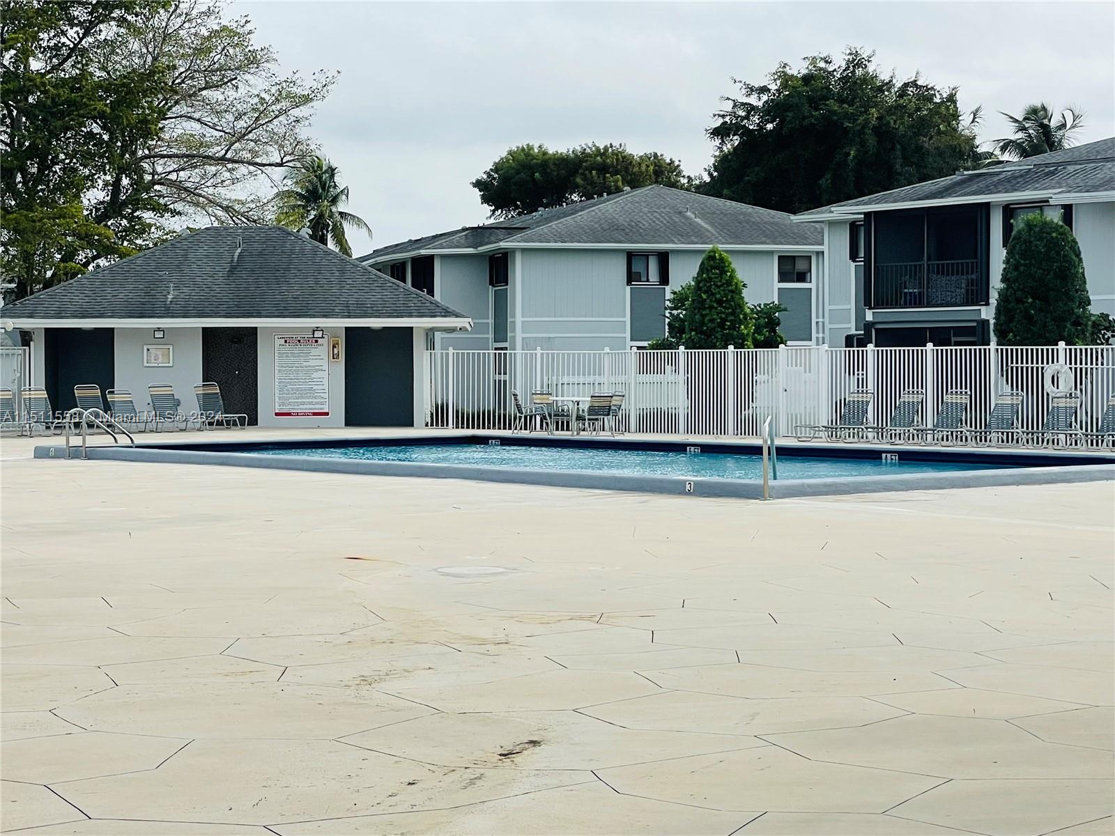 LAKEVIEW AT THE HAMMOCKS - Residential