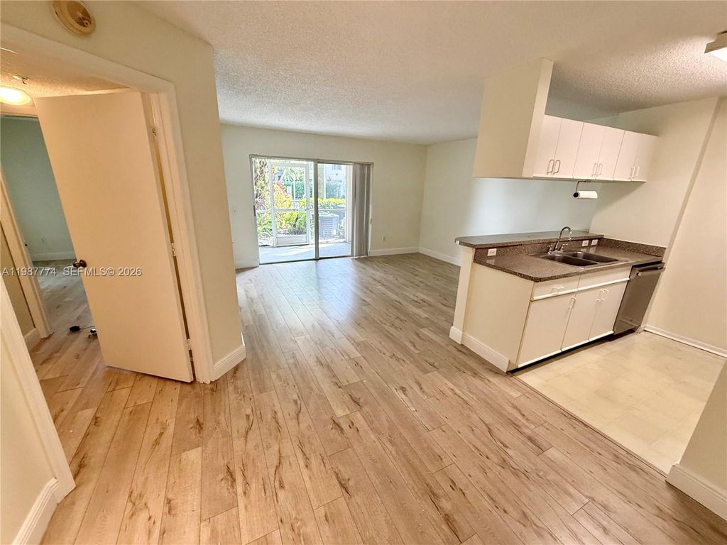 Photo of 410 S Park Rd #1-105, Hollywood, FL 33021 (MLS # A11987774)
