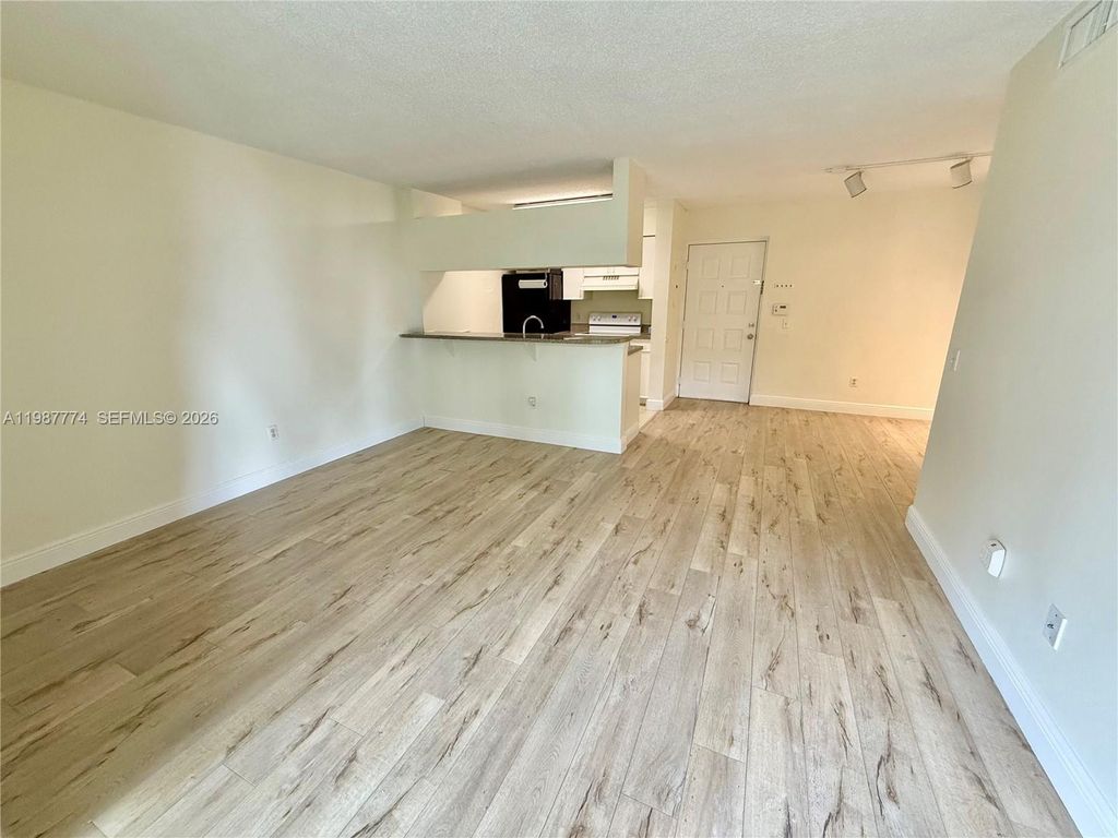Photo of 410 S Park Rd #1-105, Hollywood, FL 33021 (MLS # A11987774)