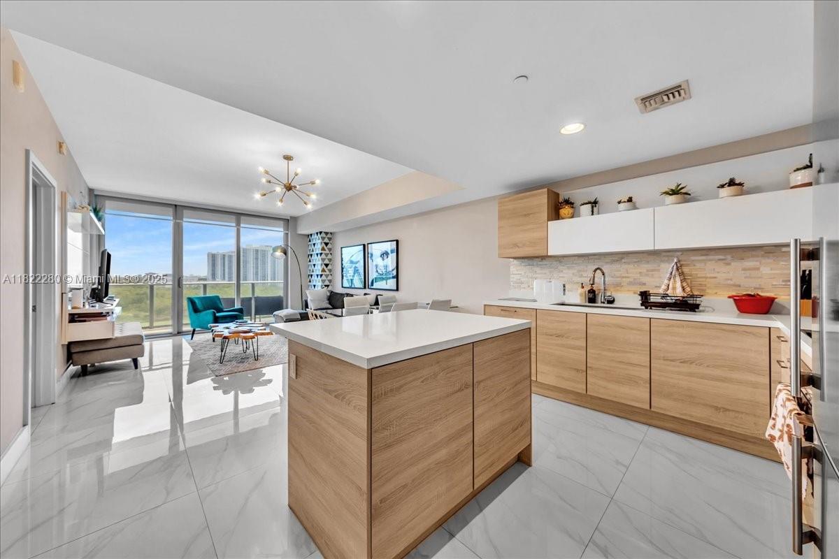 16385 Biscayne Blvd 804