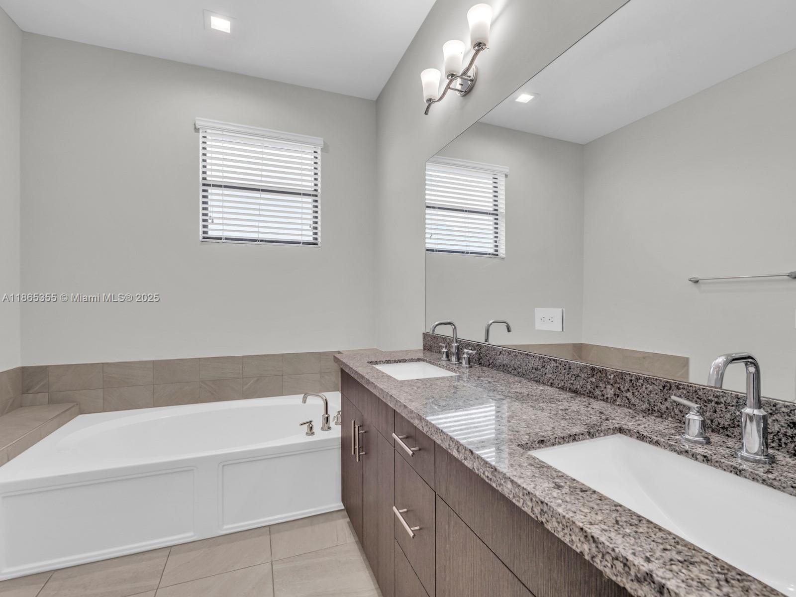 WHISPERING OAKS - Residential