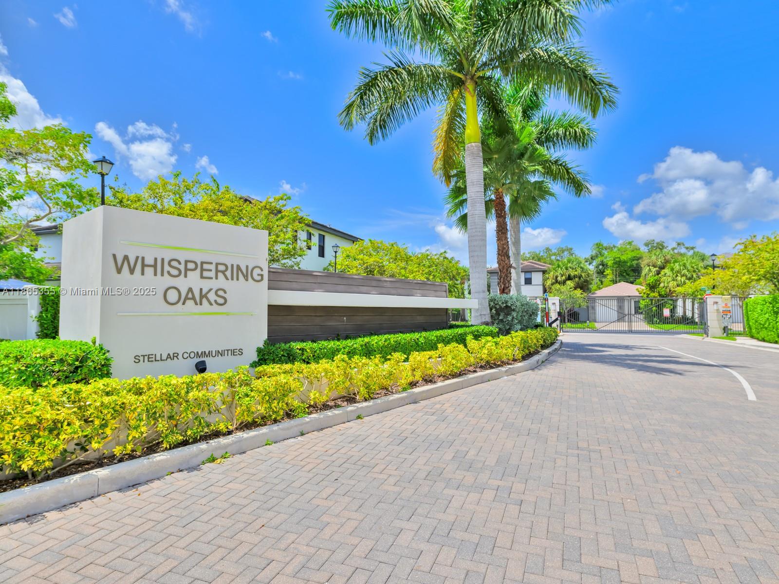 WHISPERING OAKS - Residential