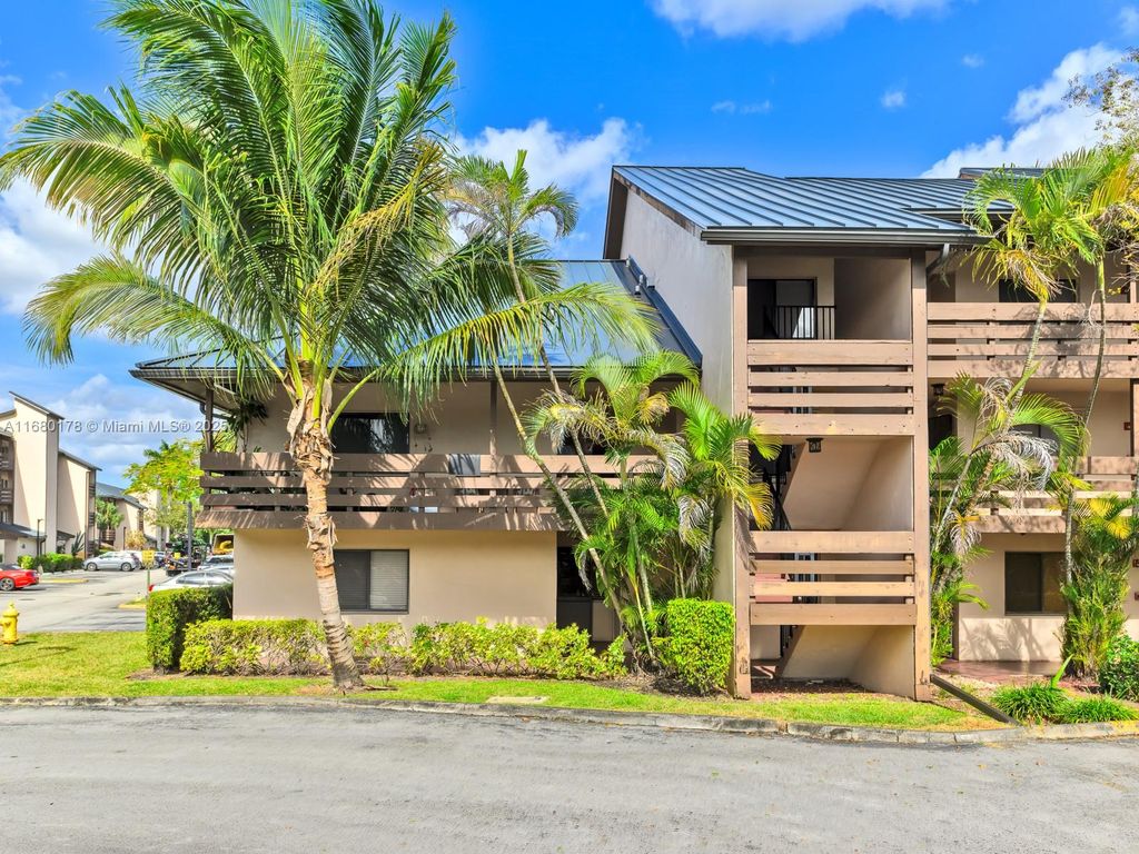 Photo of 140 SW 96th Ter #101, Plantation, FL 33324 (MLS # A11680178)