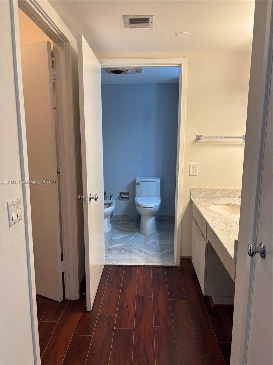 THE PALACE CONDO - Residential