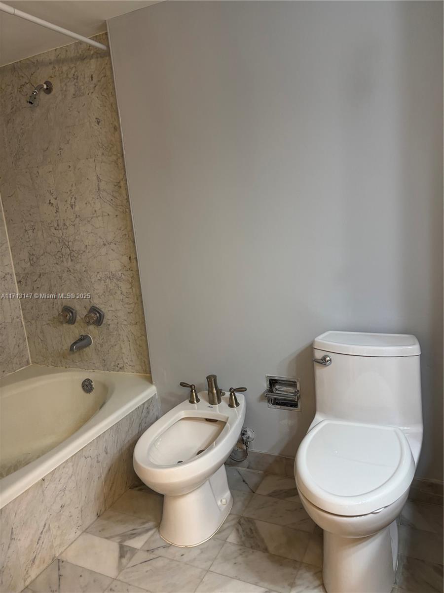 THE PALACE CONDO - Residential