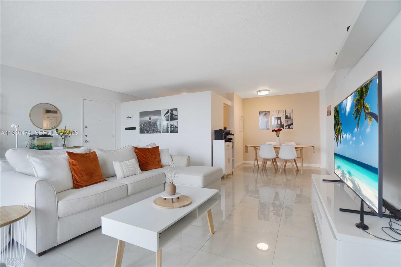 THE KNIGHTSBRIDGE CONDO - Residential