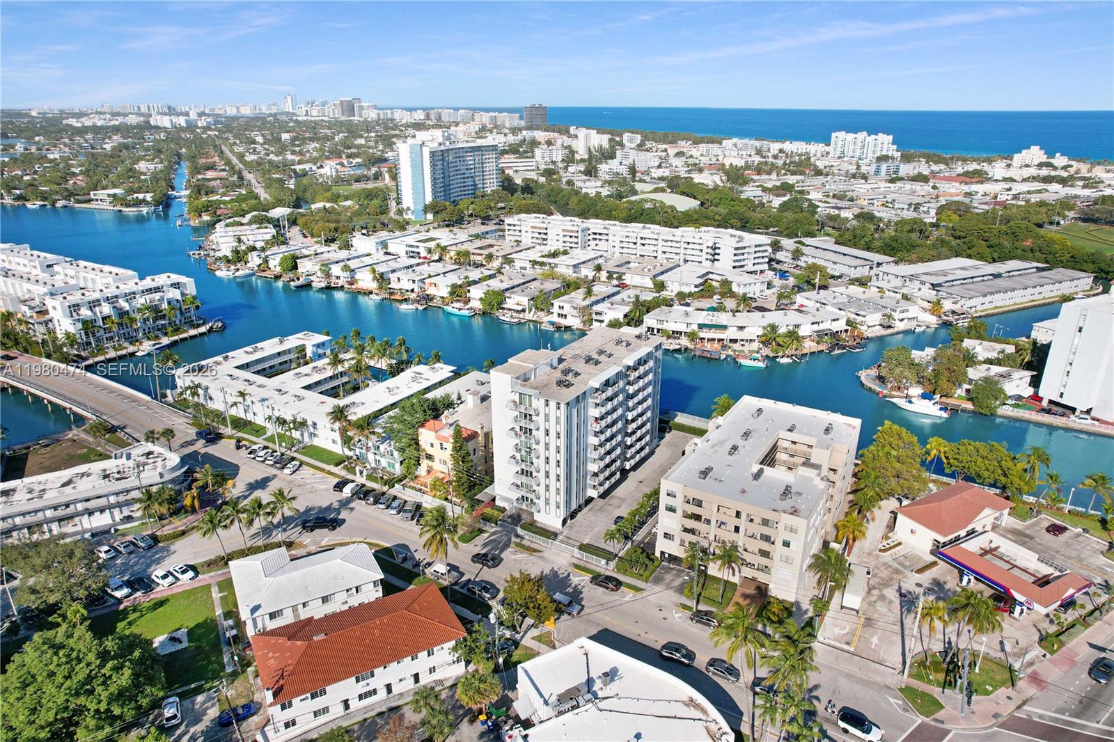 THE KNIGHTSBRIDGE CONDO - Residential