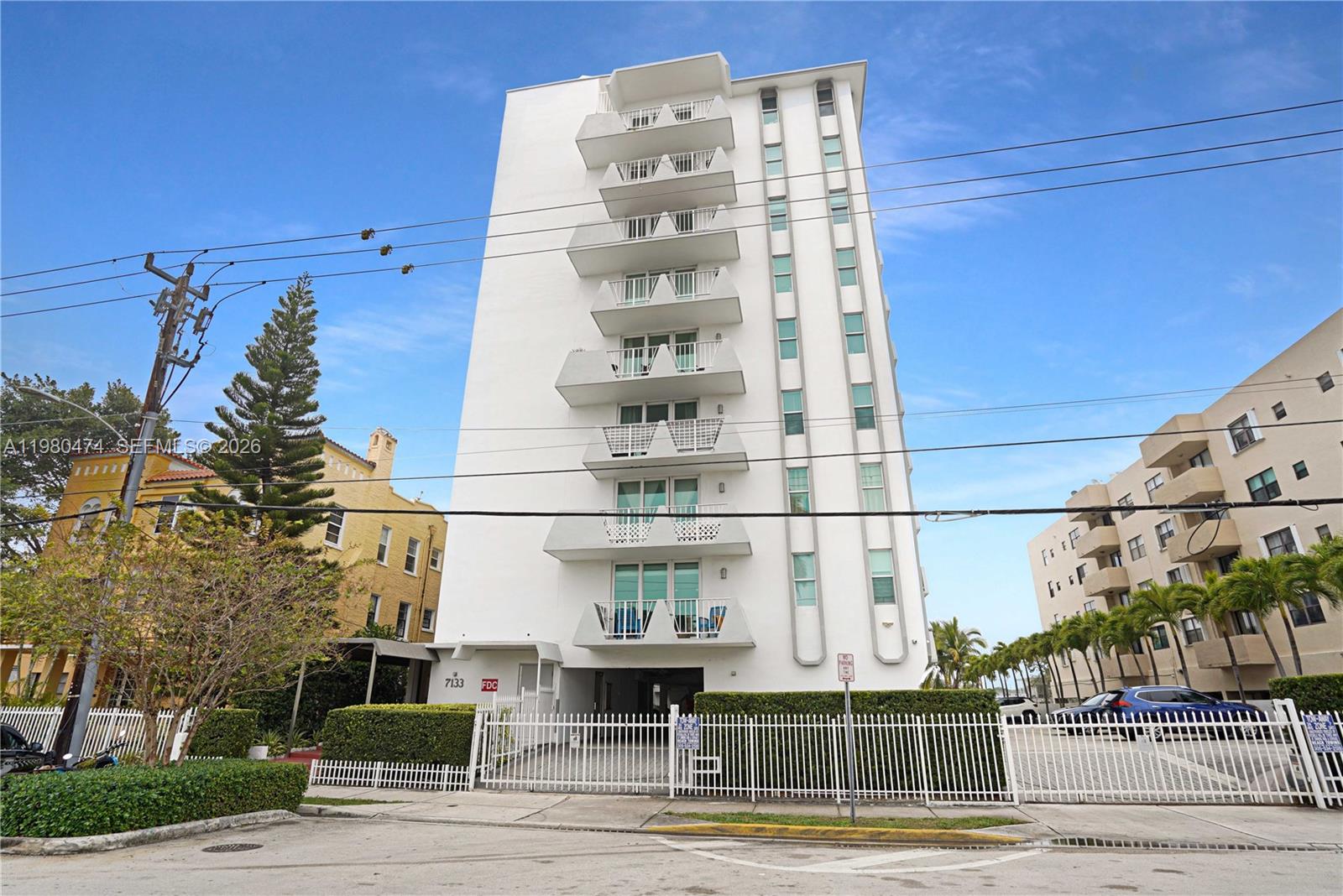 THE KNIGHTSBRIDGE CONDO - Residential