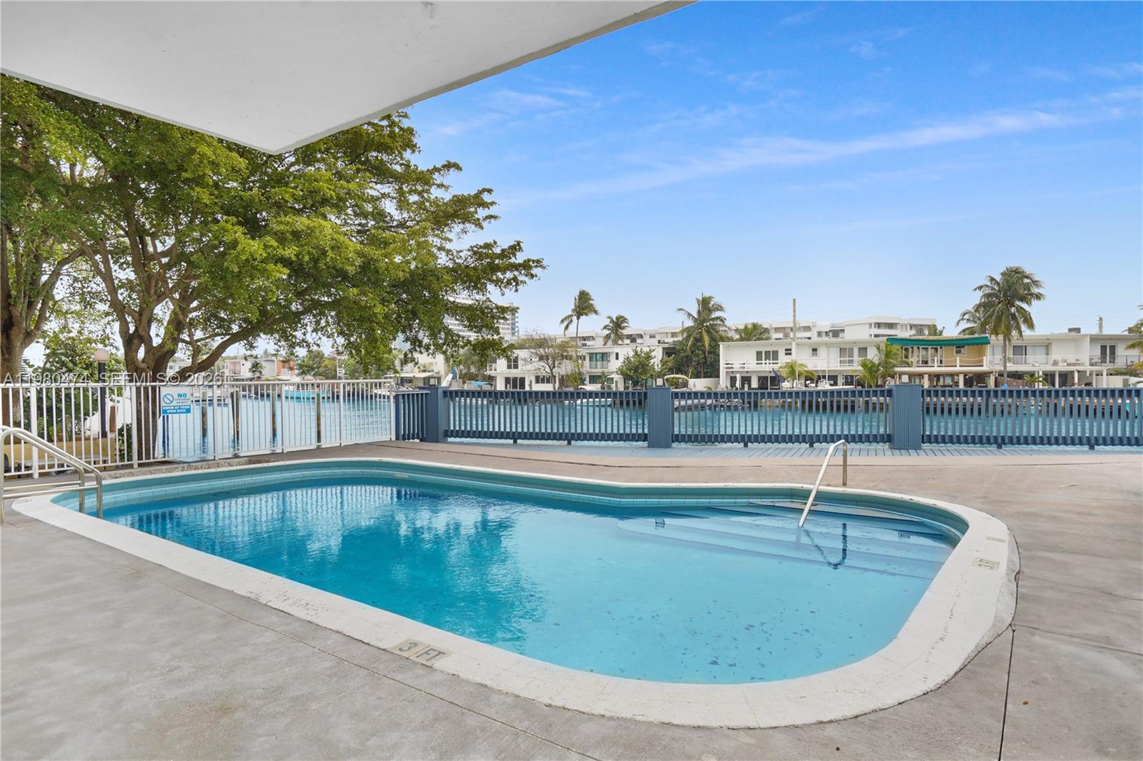 THE KNIGHTSBRIDGE CONDO - Residential