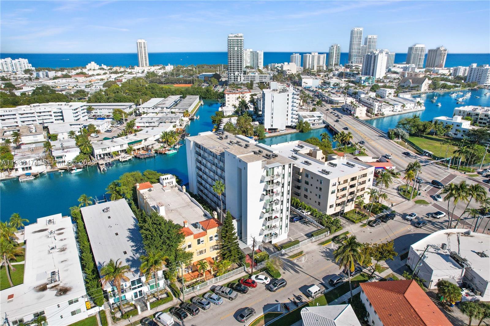 THE KNIGHTSBRIDGE CONDO - Residential