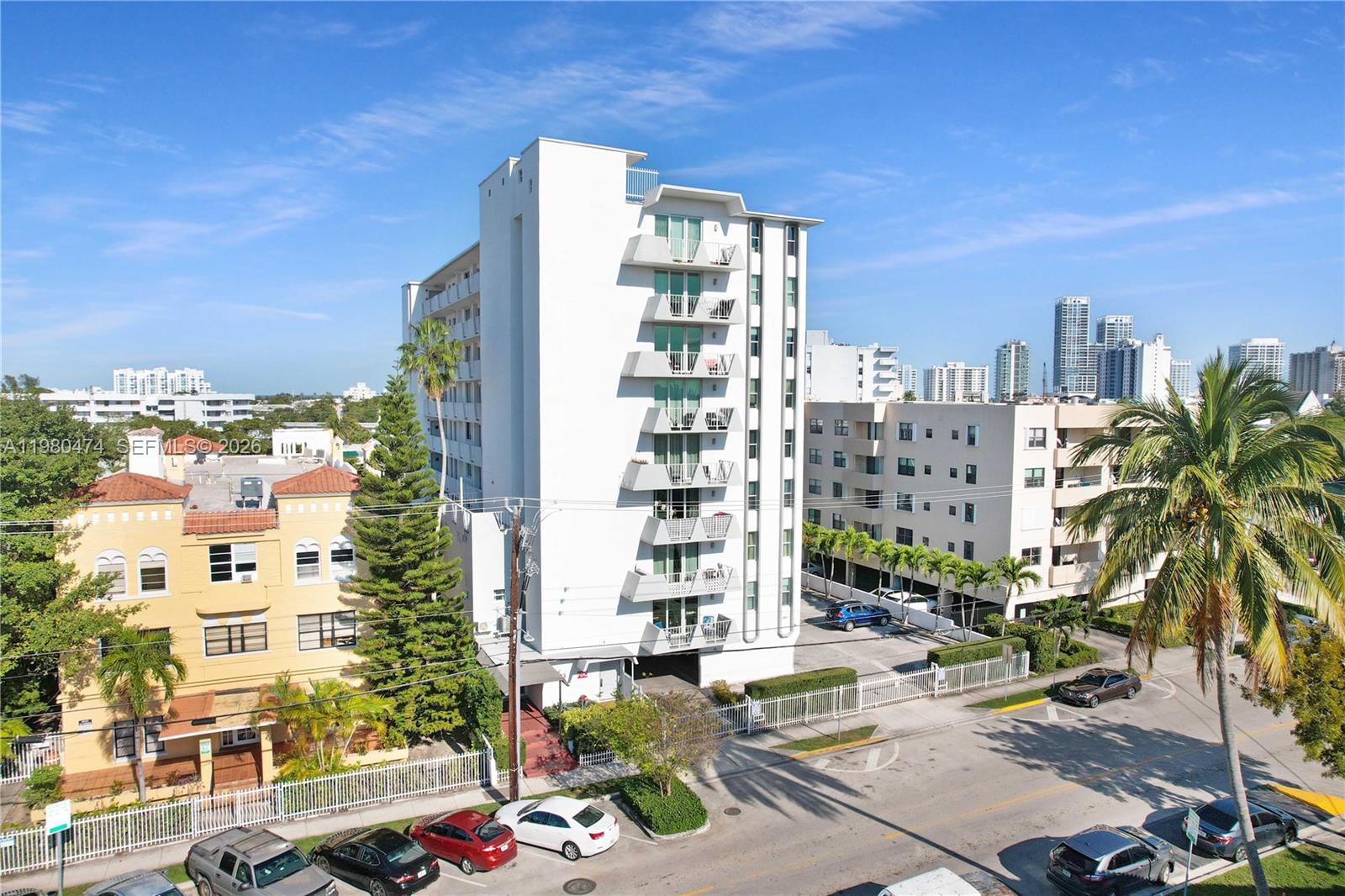 THE KNIGHTSBRIDGE CONDO - Residential