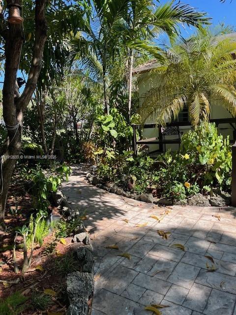 NORTHERN BLVD TRACK - Residential Lease