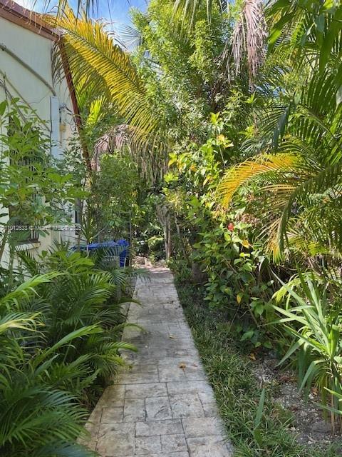 NORTHERN BLVD TRACK - Residential Lease