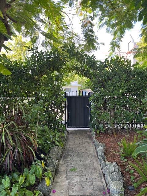 NORTHERN BLVD TRACK - Residential Lease