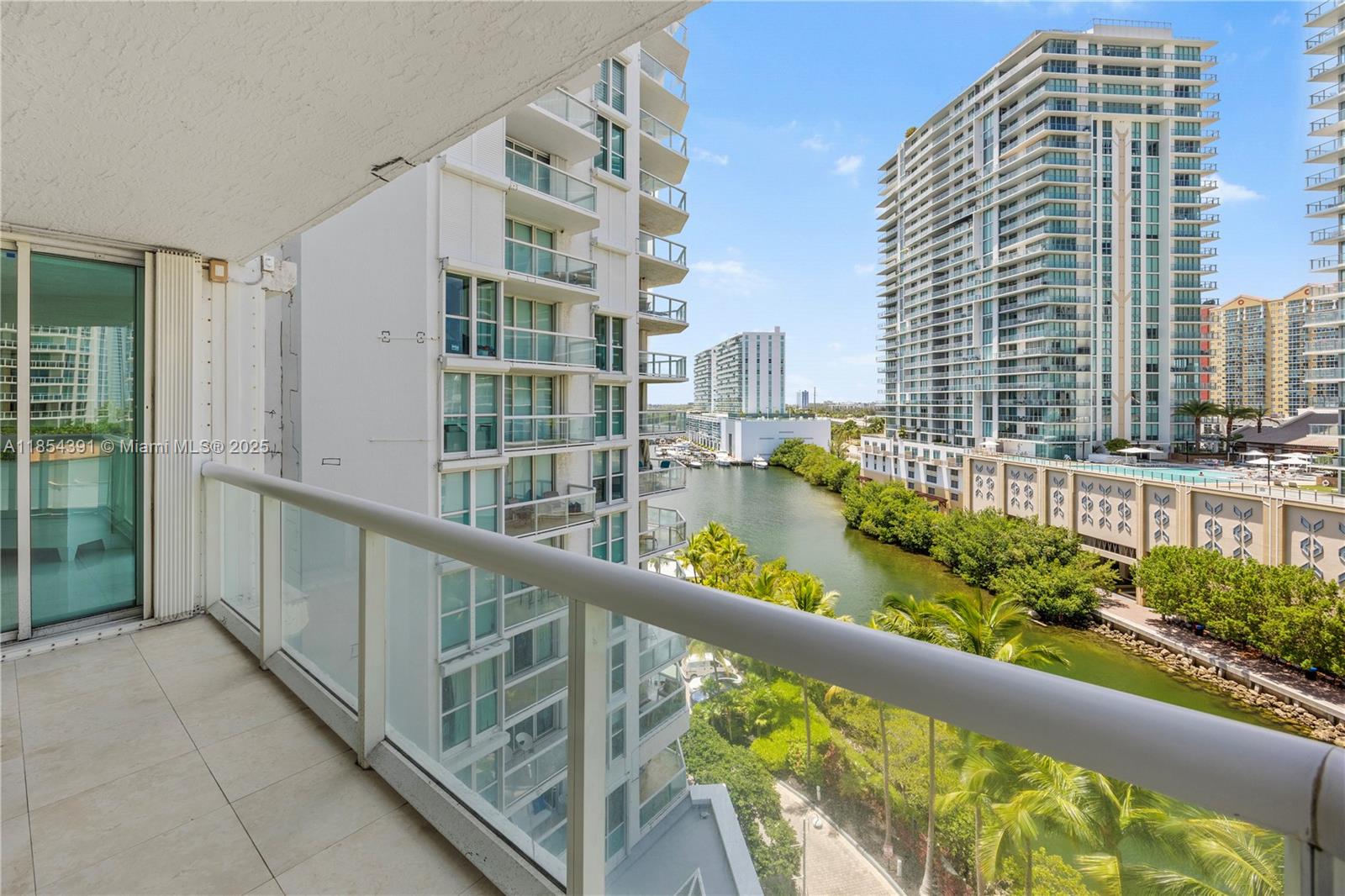 16500 Collins Ave 851