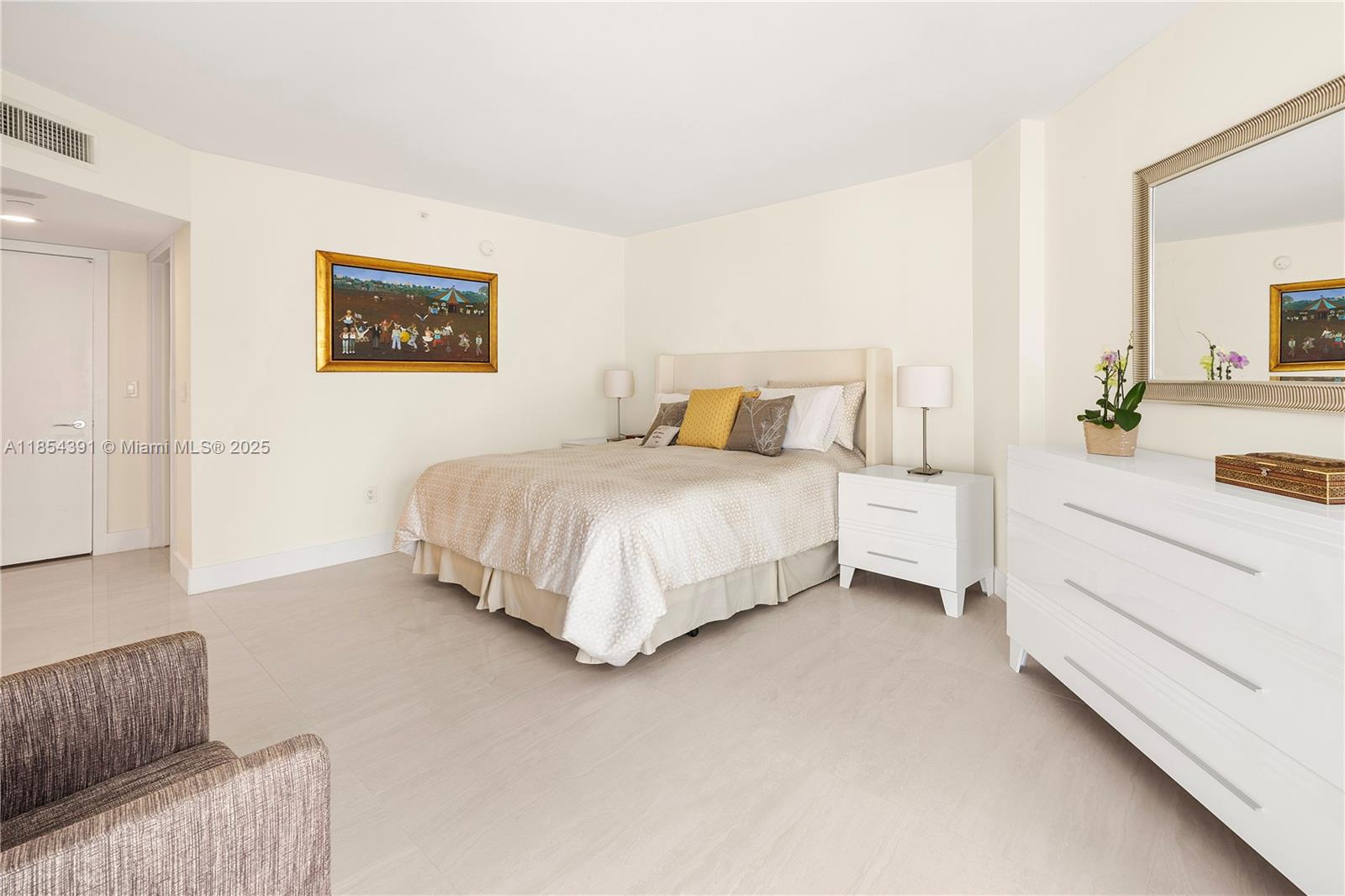 OCEANIA V CONDO - Residential