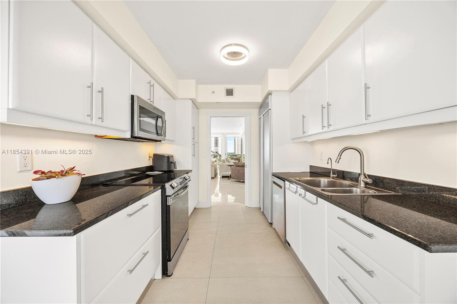 OCEANIA V CONDO - Residential