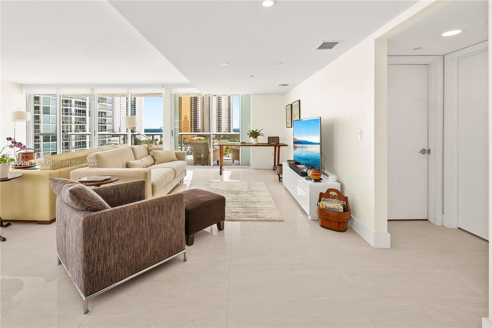 OCEANIA V CONDO - Residential