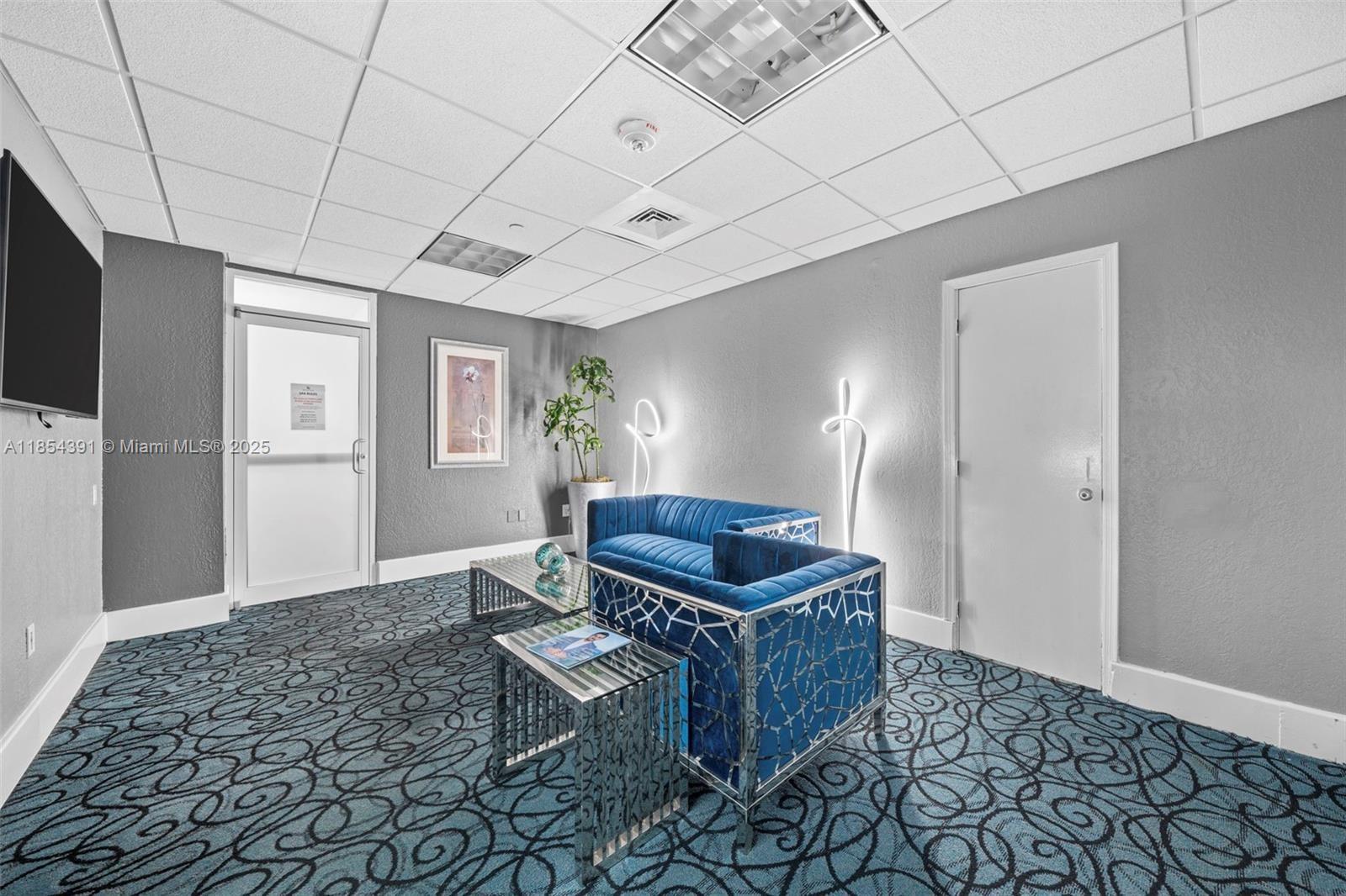 OCEANIA V CONDO - Residential