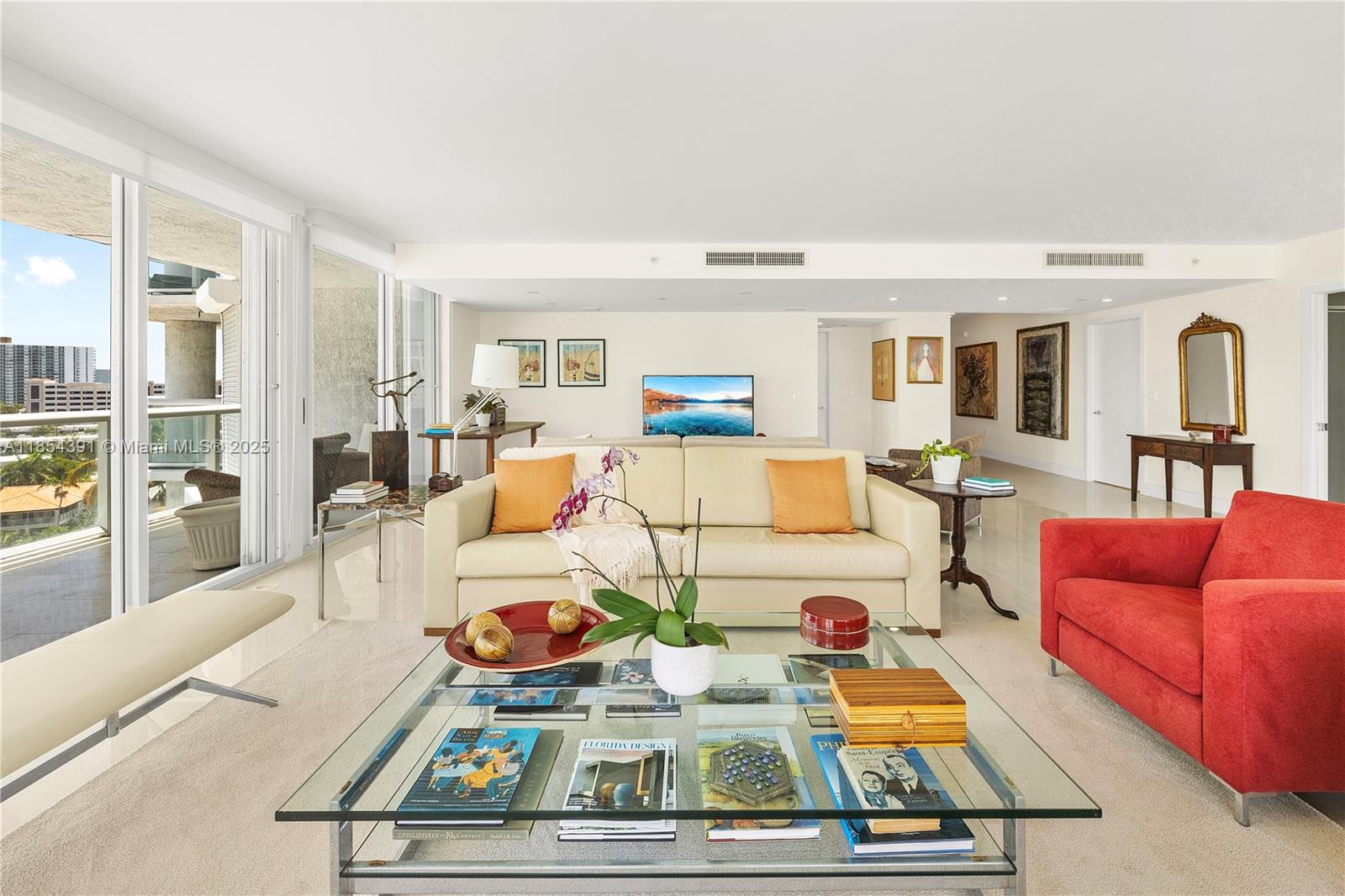 OCEANIA V CONDO - Residential