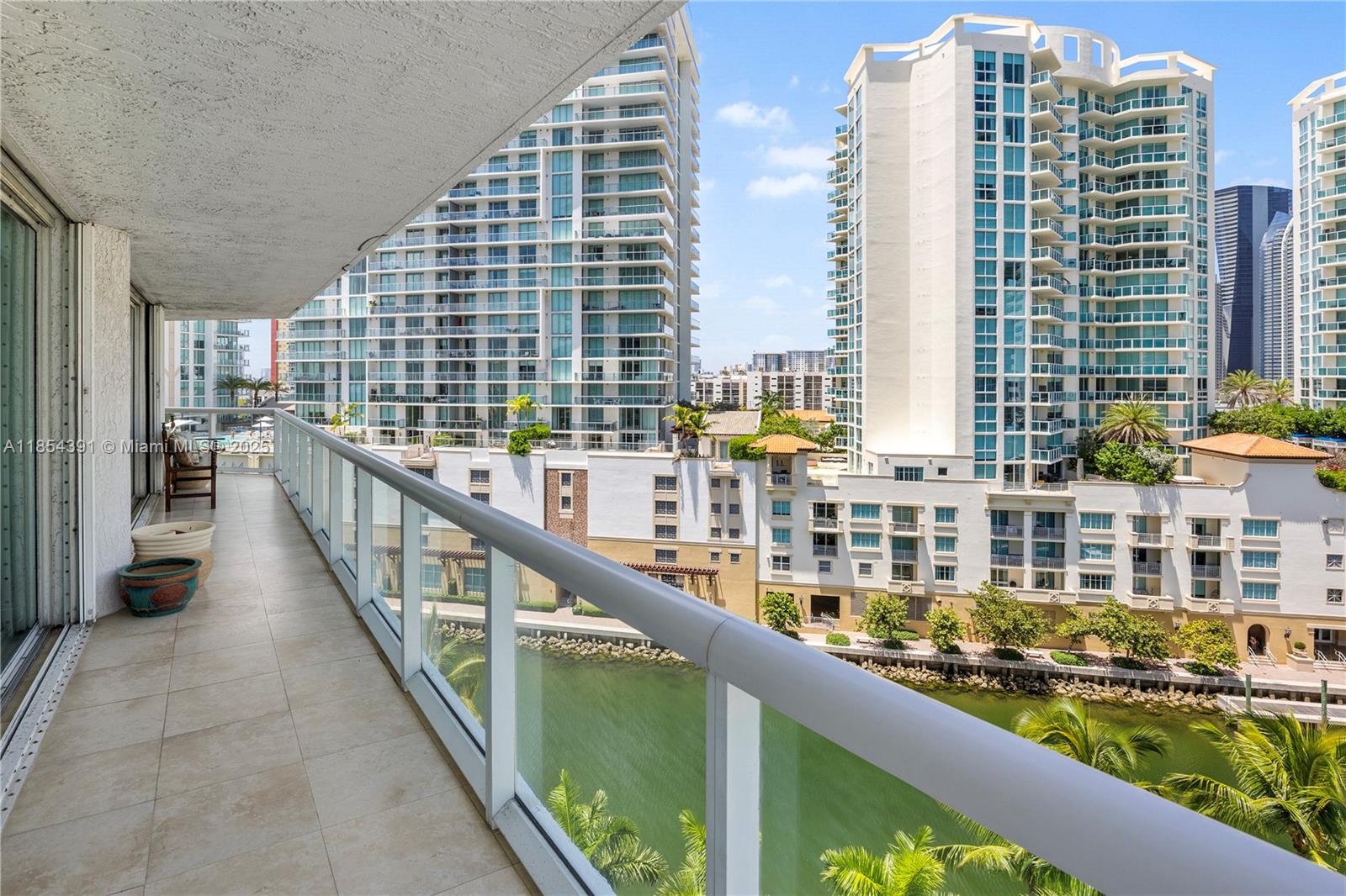 OCEANIA V CONDO - Residential