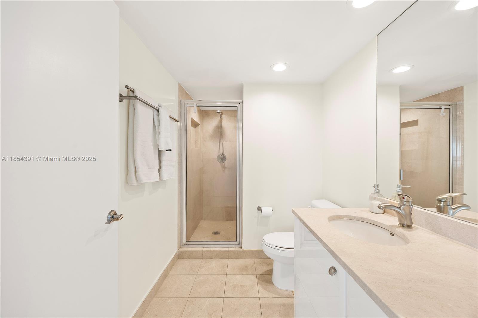 OCEANIA V CONDO - Residential