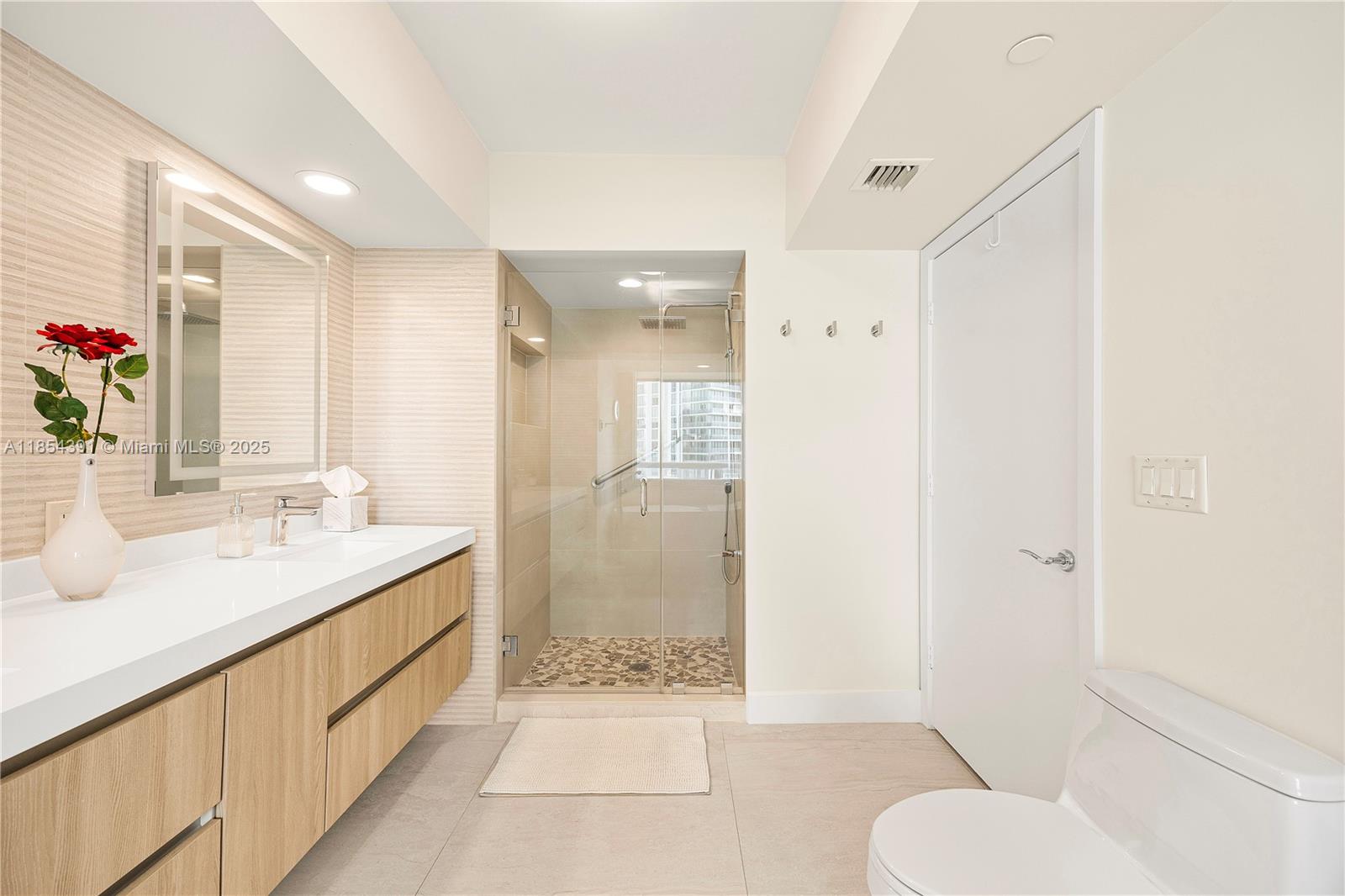 OCEANIA V CONDO - Residential