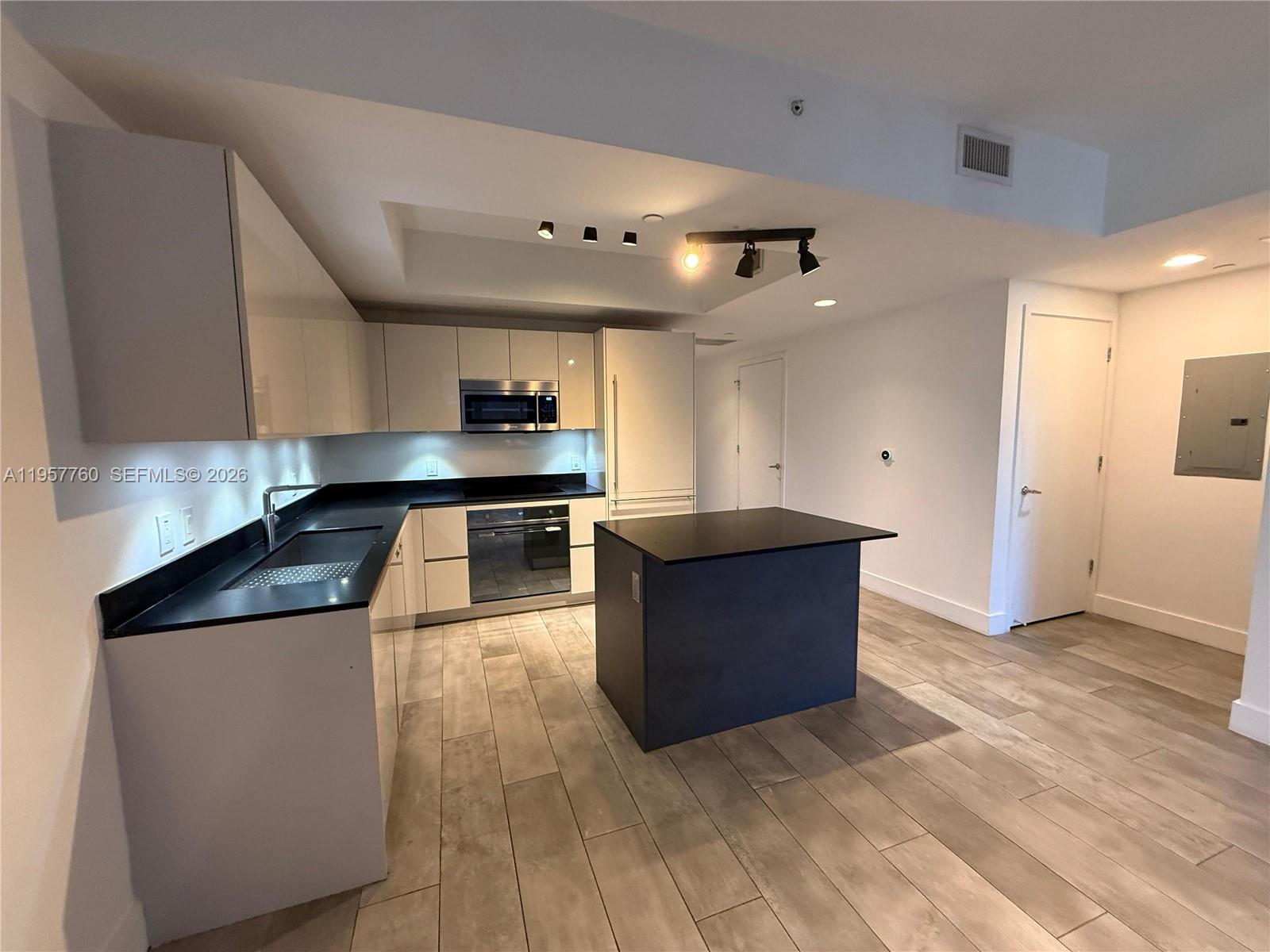 1010 Brickell Ave 2609