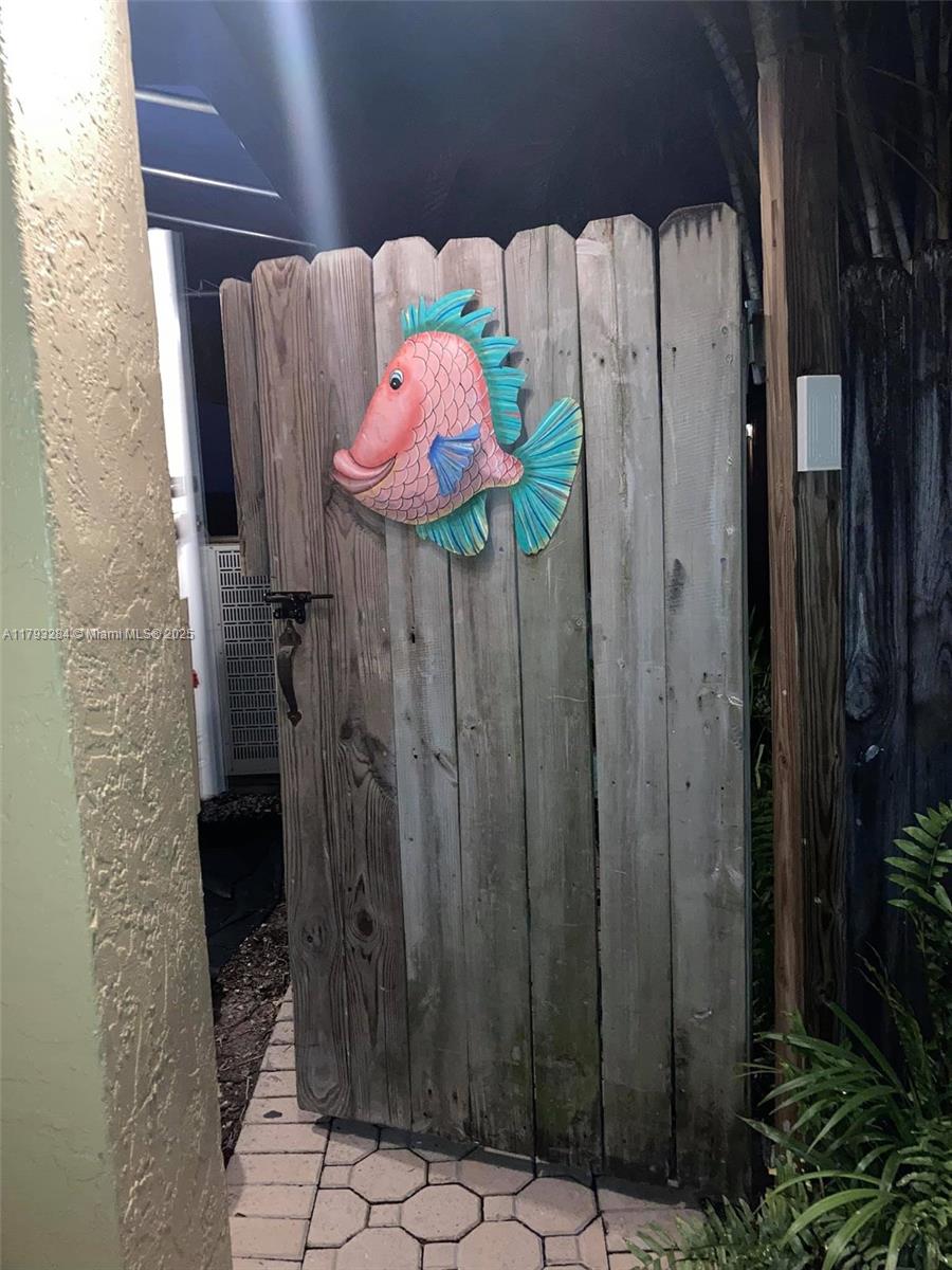 Rental Property at 15200 Sw 163rd St B, Miami, Broward County, Florida - Bedrooms: 1 
Bathrooms: 1  - $1,900 MO.