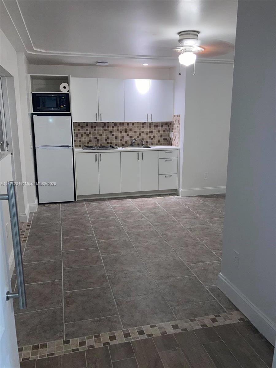 15200 SW 163rd St B