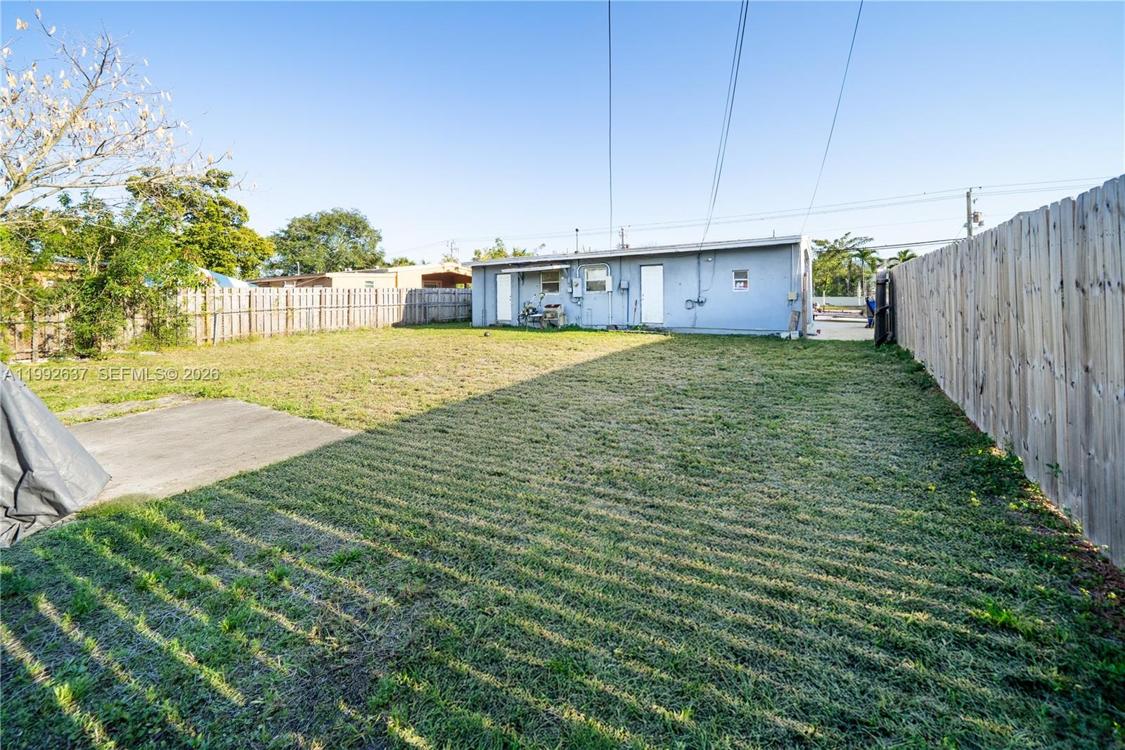 LAUDERDALE MANORS ADD - Residential