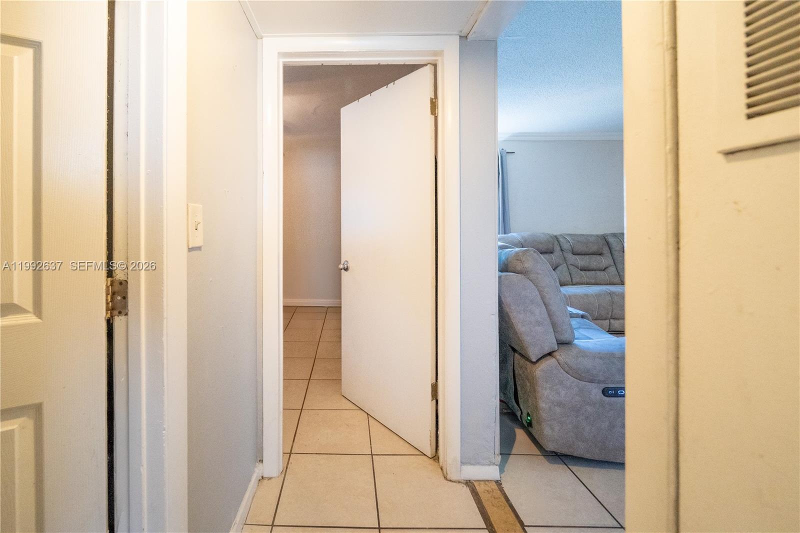 LAUDERDALE MANORS ADD - Residential