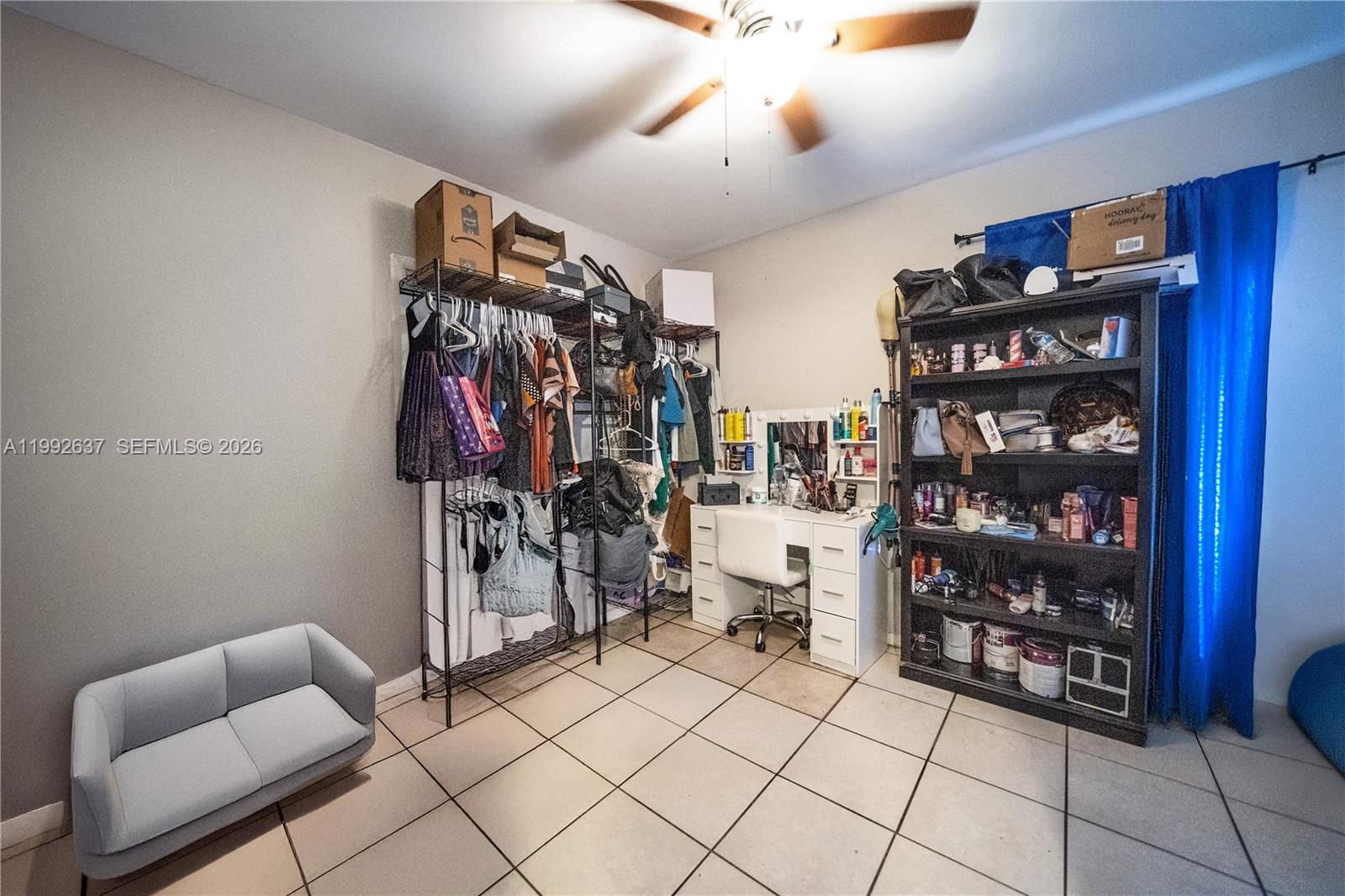 LAUDERDALE MANORS ADD - Residential