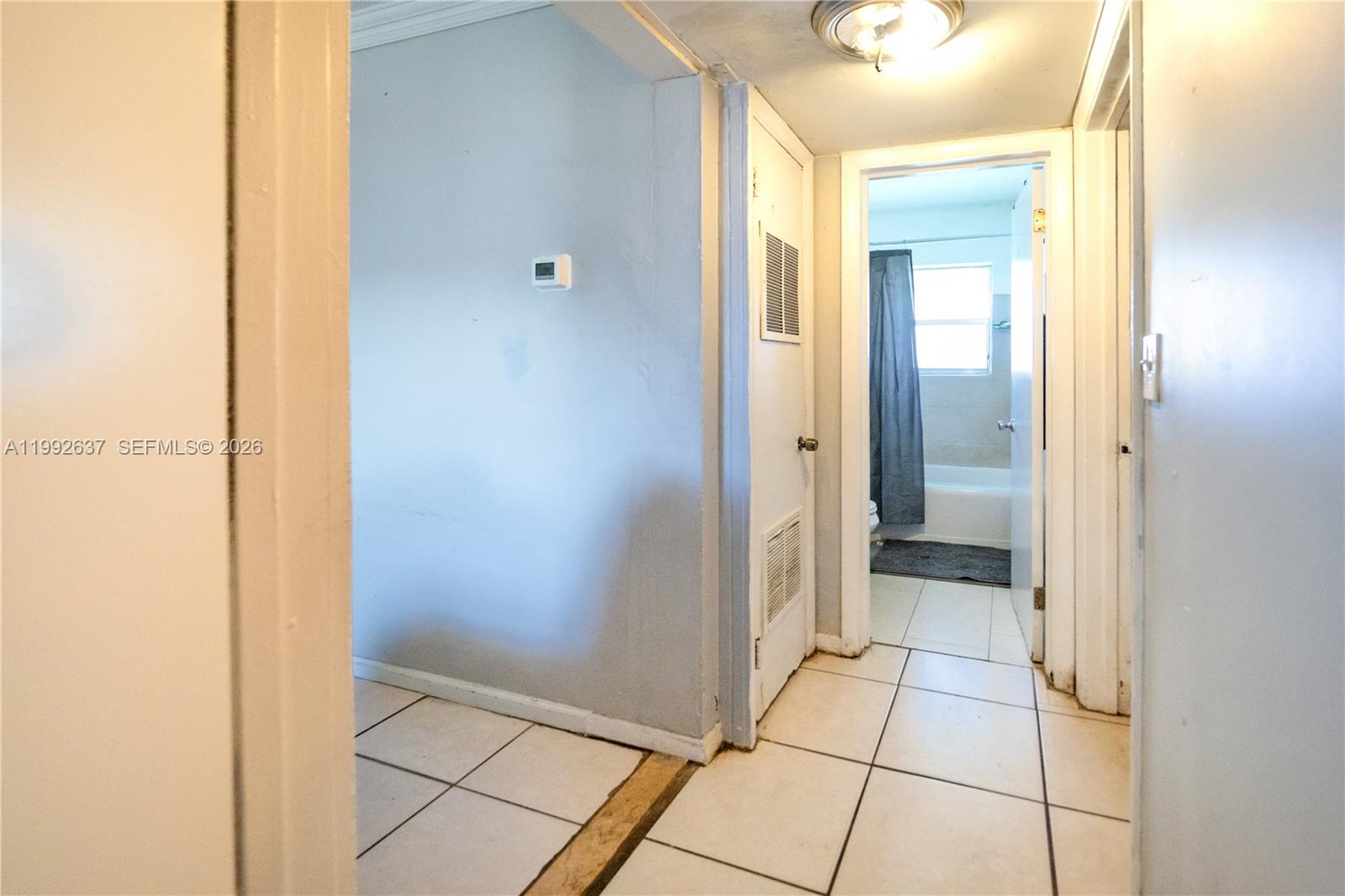 LAUDERDALE MANORS ADD - Residential