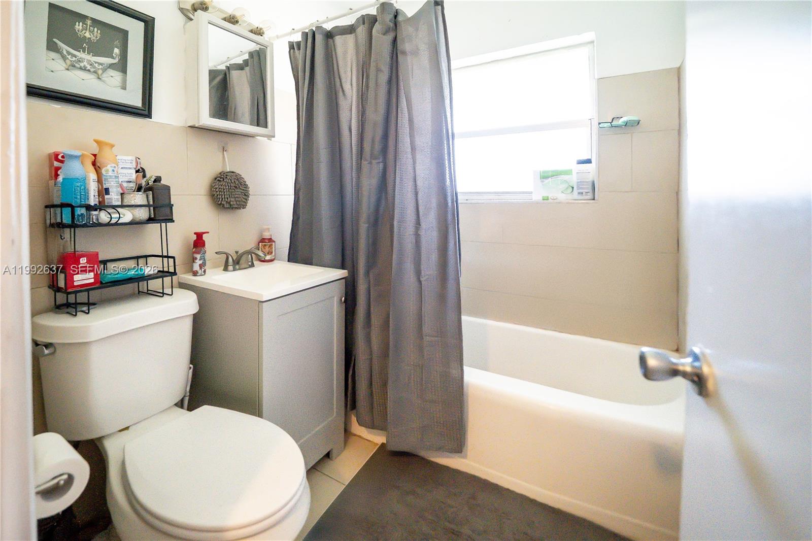 LAUDERDALE MANORS ADD - Residential