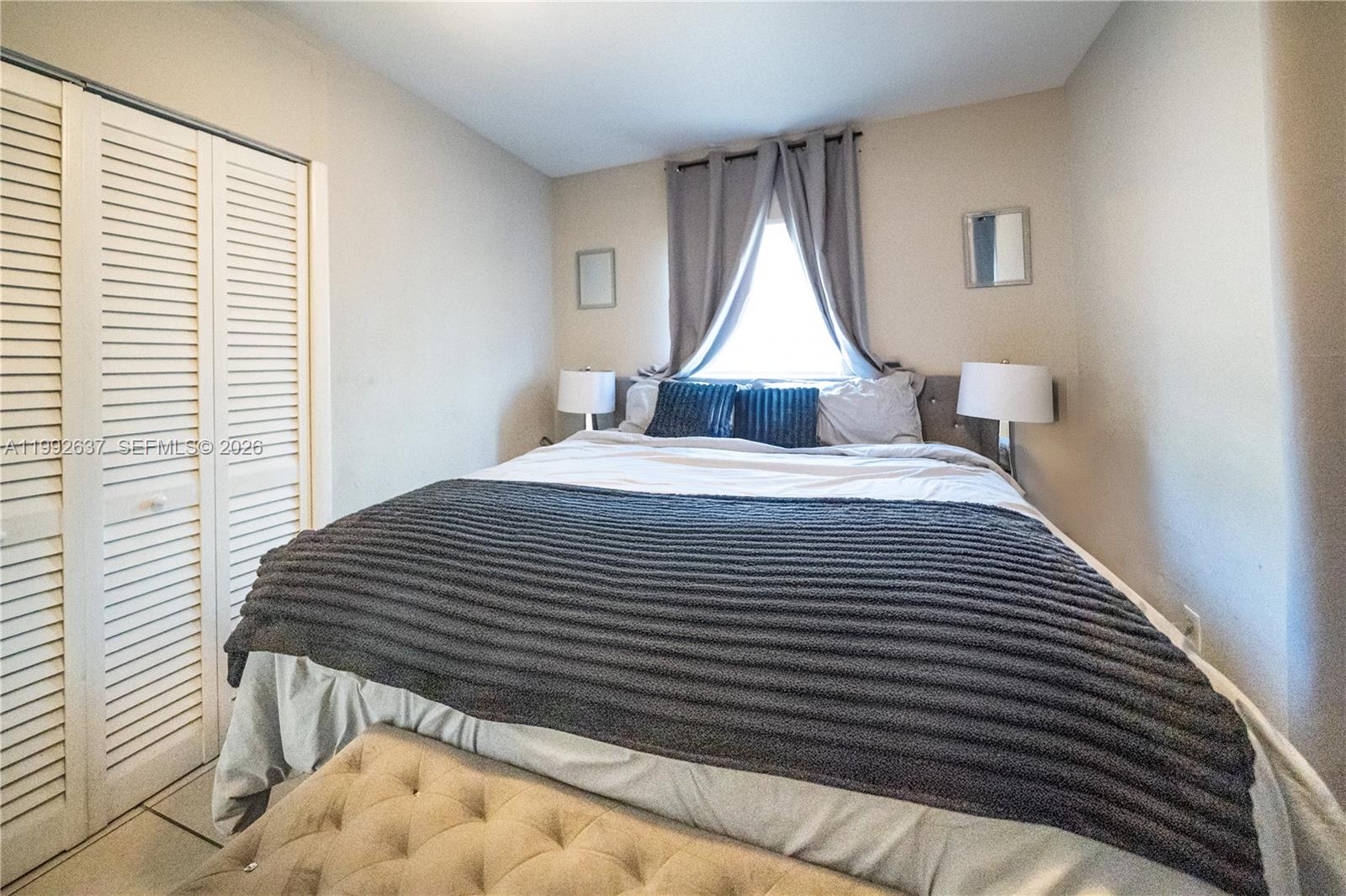 LAUDERDALE MANORS ADD - Residential