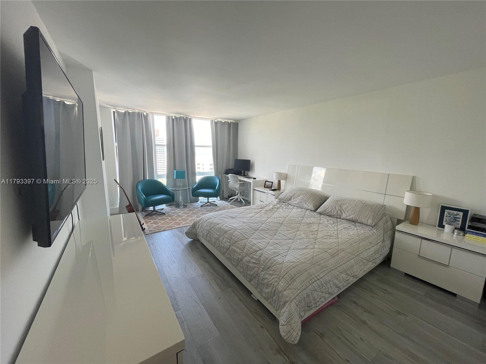 1901 Brickell Ave B2111