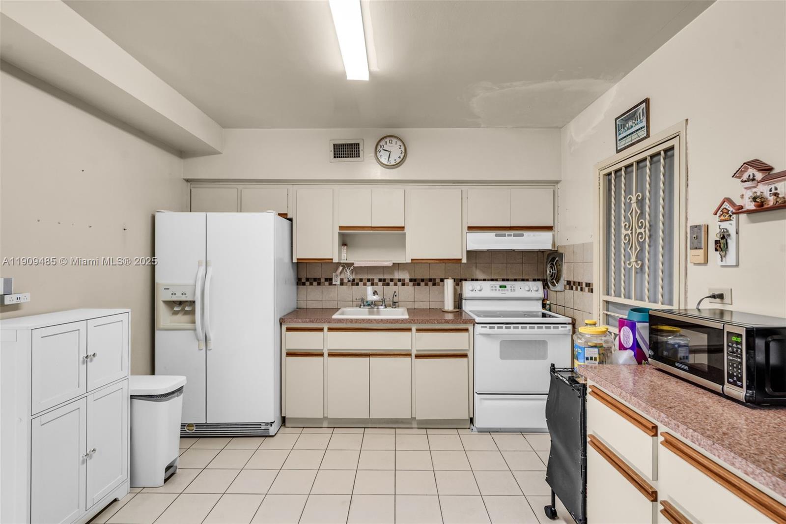 WESTLAWN-CORRECTED PLAT - Residential