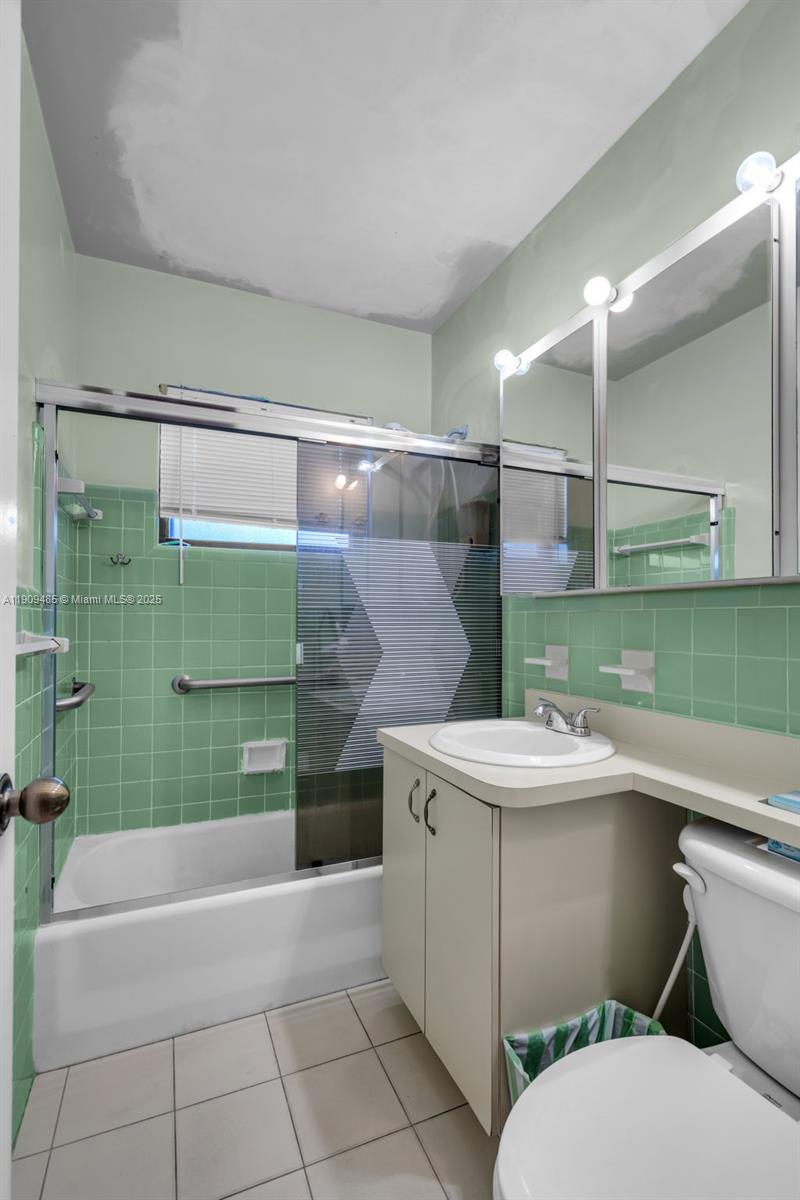 WESTLAWN-CORRECTED PLAT - Residential