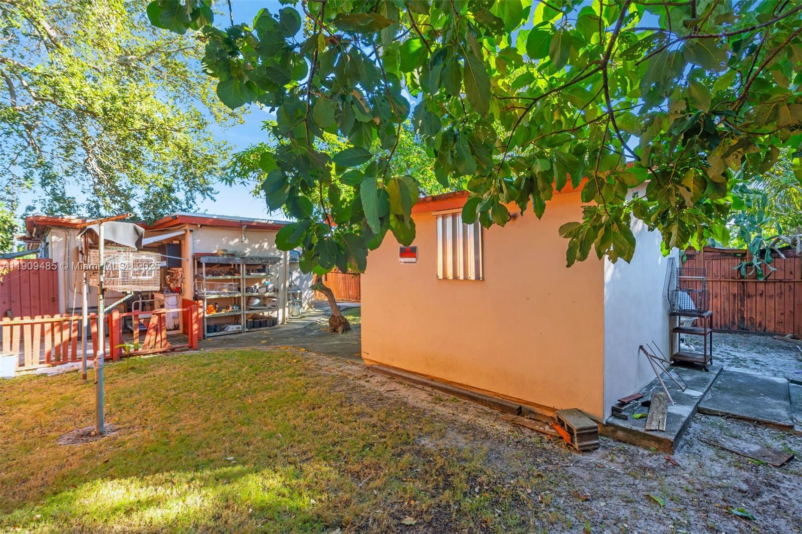 WESTLAWN-CORRECTED PLAT - Residential