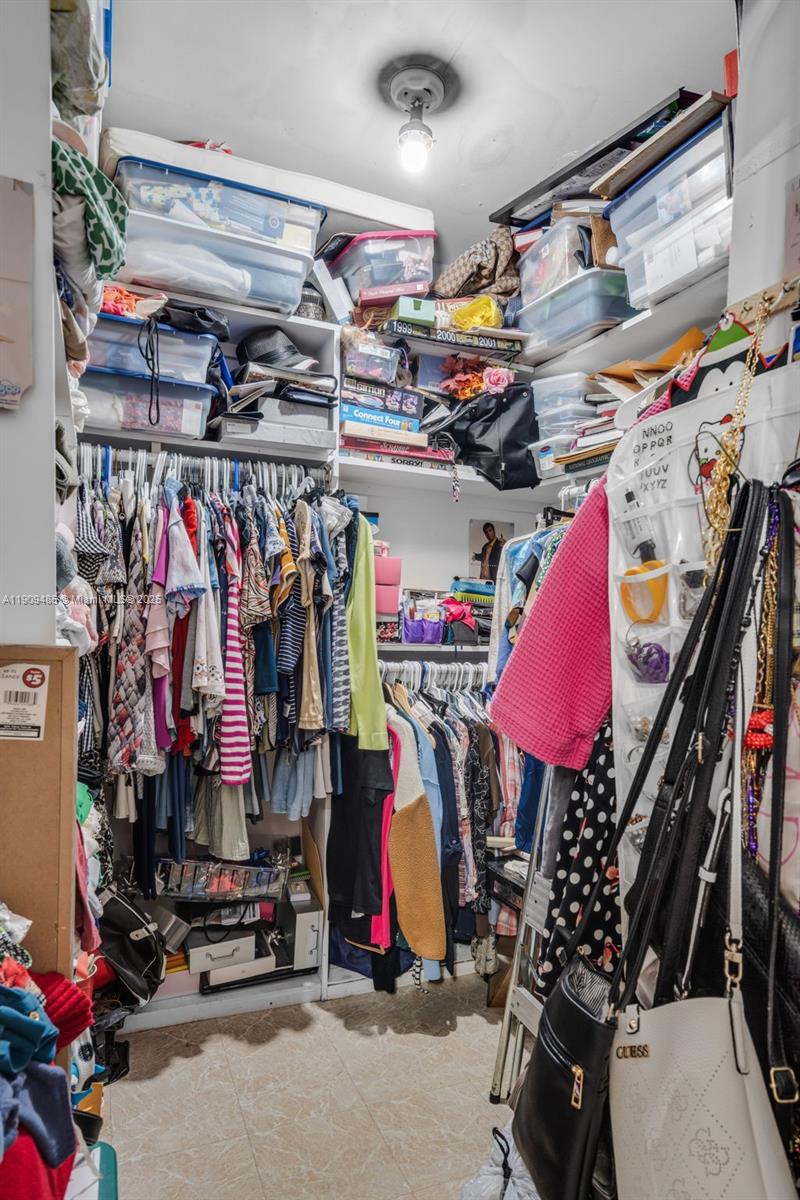 WESTLAWN-CORRECTED PLAT - Residential