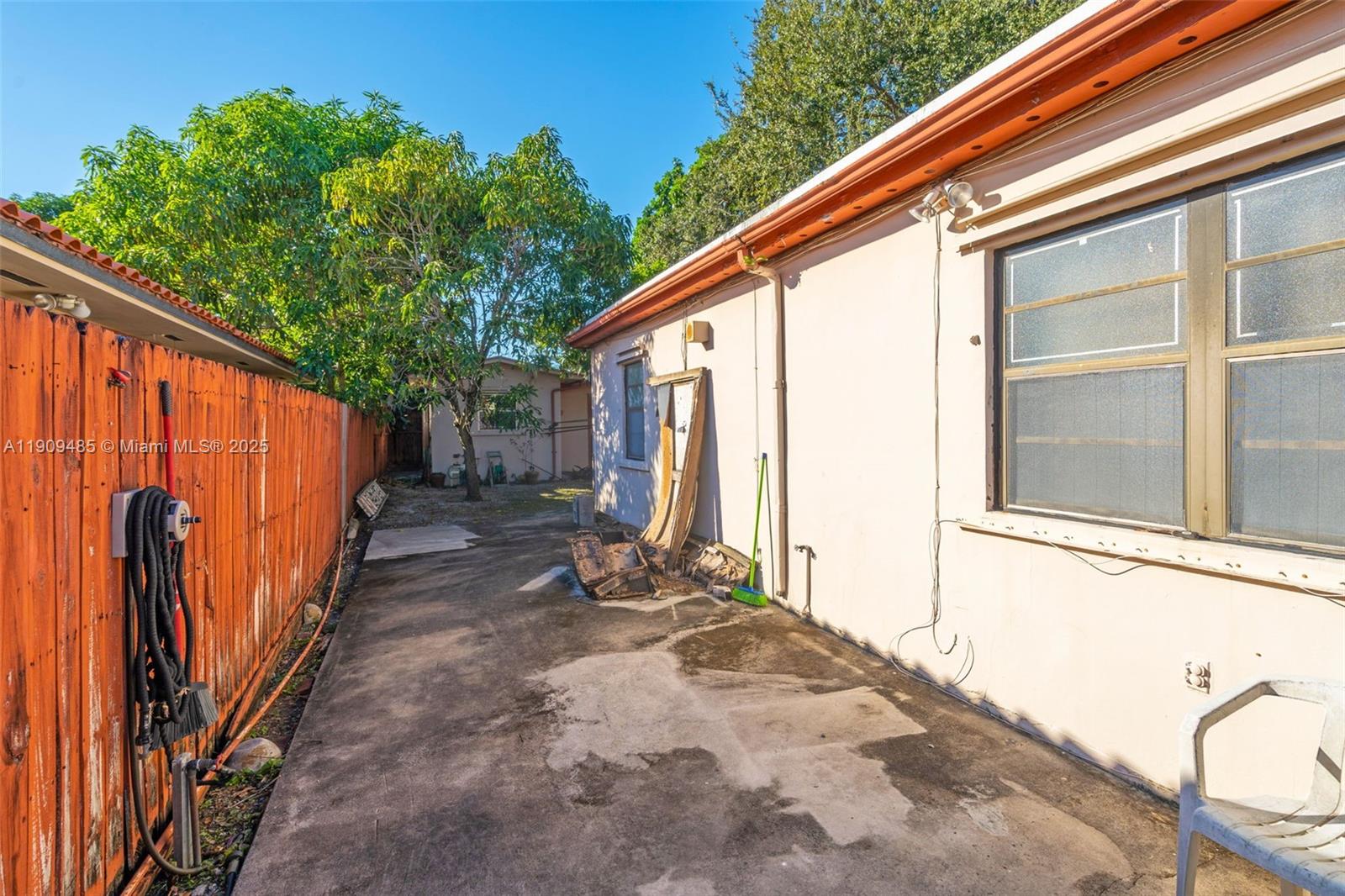 WESTLAWN-CORRECTED PLAT - Residential