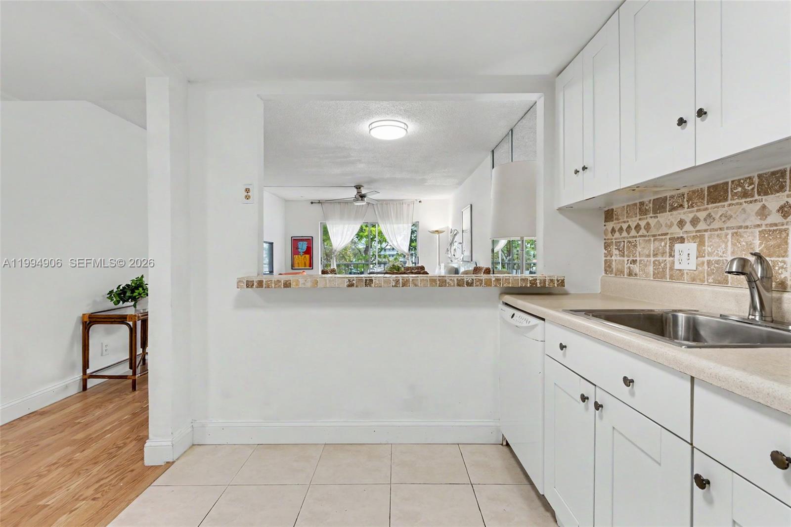 HILLCREST NO 4 CONDO - Residential