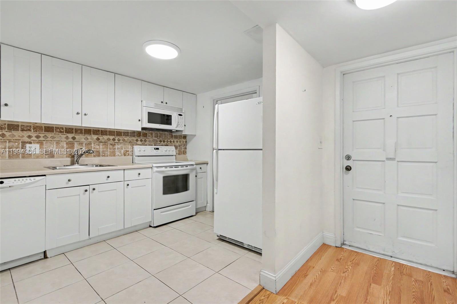 HILLCREST NO 4 CONDO - Residential