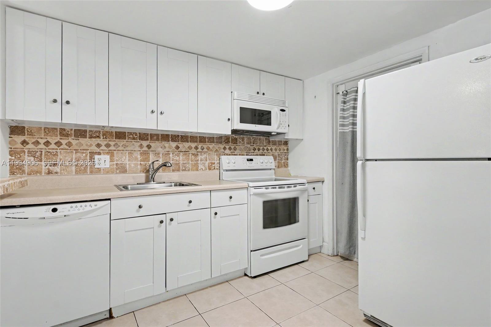 HILLCREST NO 4 CONDO - Residential