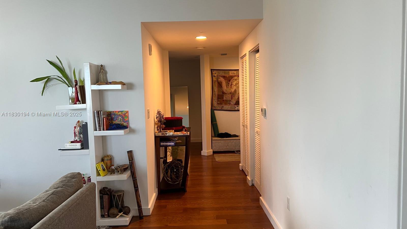 601 NE 23 ST 1103