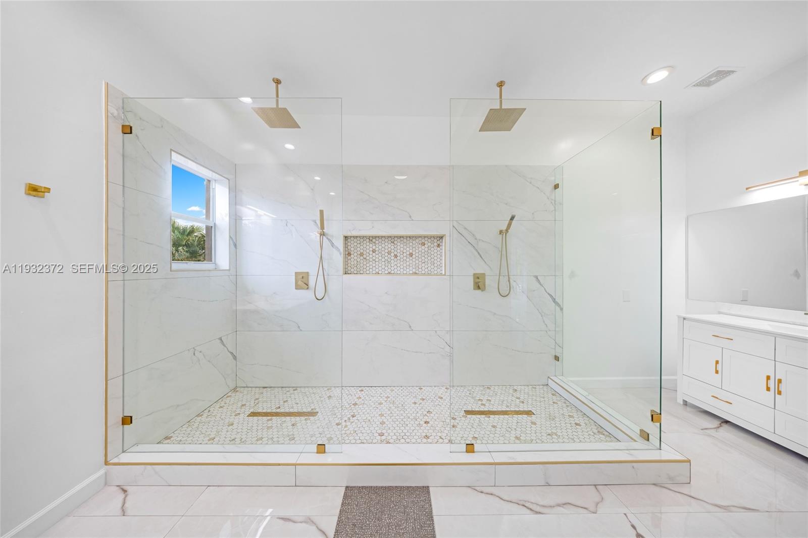 SUNSET LAKES PLAT ONE - Residential